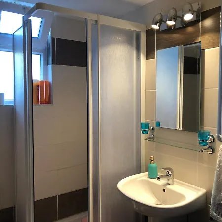 A Cozy Flat 200 M To The Beach With A Mountain View Apartamento