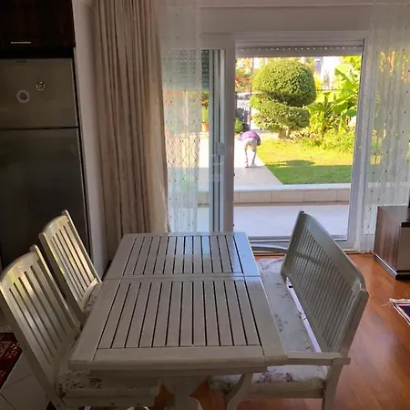 A Cozy Flat 200 M To The Beach With A Mountain View *