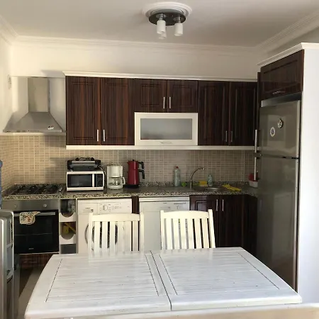 A Cozy Flat 200 M To The Beach With A Mountain View Apartment