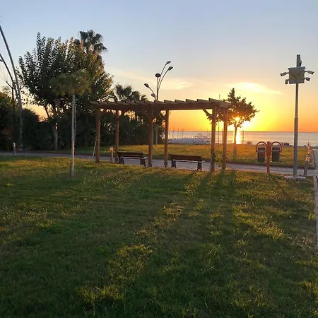 A Cozy Flat 200 M To The Beach With A Mountain View شقة كمر