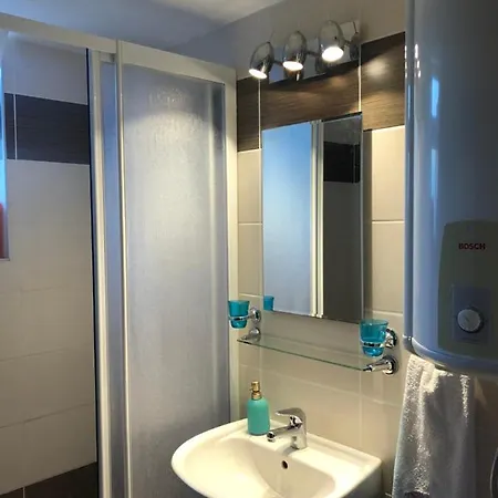 A Cozy Flat 200 M To The Beach With A Mountain View *